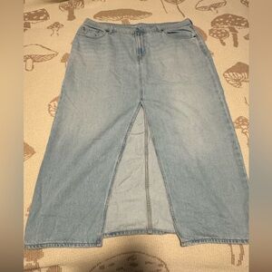 Old Navy Light Blue Denim Women's Skirt with Slip.